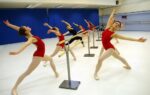 PINA Ballettstange ausgestattet mit 2 Holzstangen – Bild 6